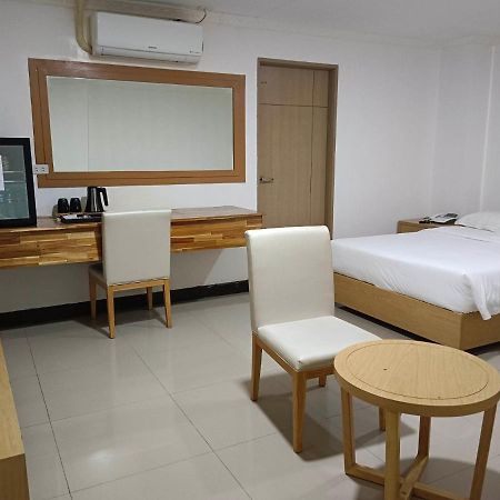 Punta Clark Hotel Clark Field Екстер'єр фото