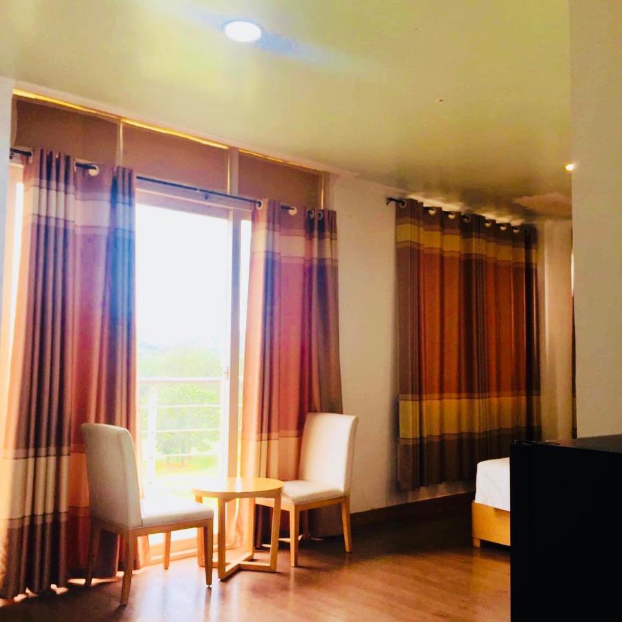 Punta Clark Hotel Clark Field Екстер'єр фото