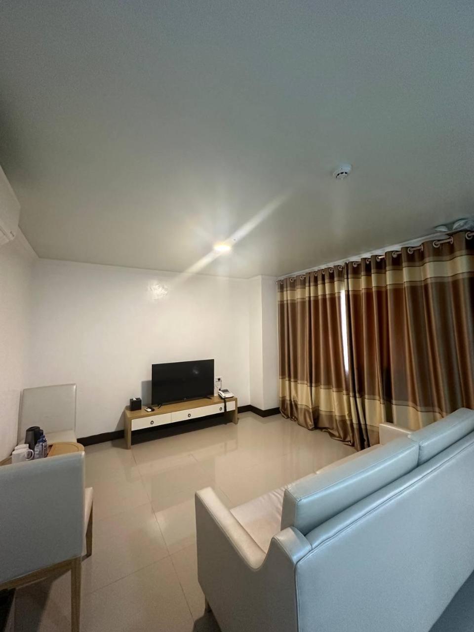 Punta Clark Hotel Clark Field Екстер'єр фото
