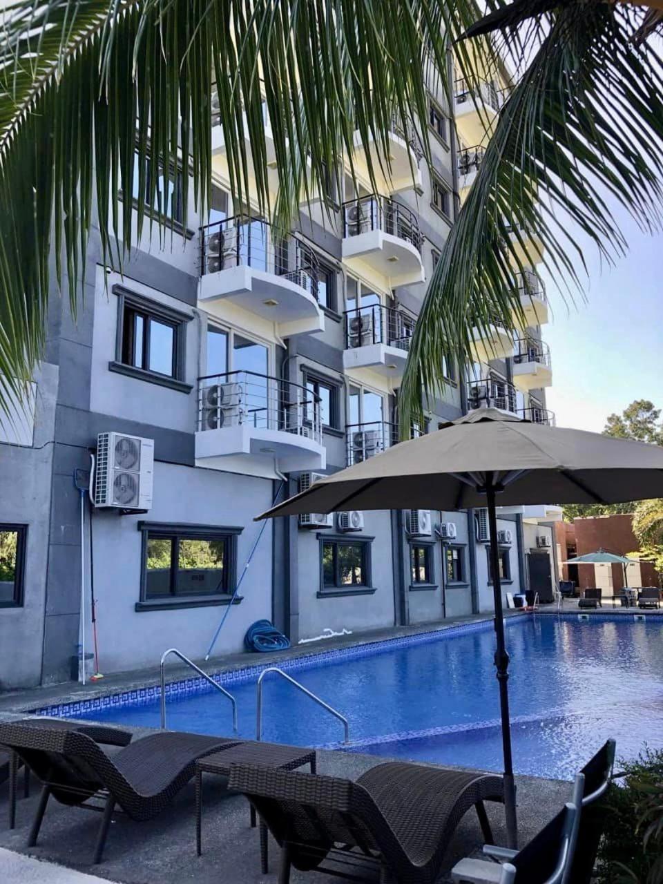 Punta Clark Hotel Clark Field Екстер'єр фото